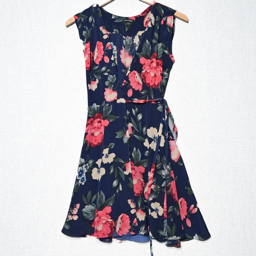 Yumi Kim Womens Wrap Dress  100% Silk Splendor Soho Mixer‎ S/S Navy Pink Floral